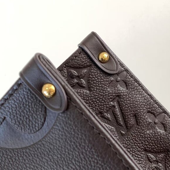 Louis Vuitton Handbags Tote Bags Large Capacity - Picture 4 of 9